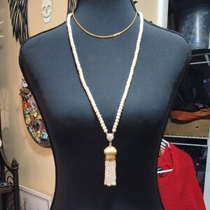 Elegant Pearl Tassel Necklace - Gold Accent